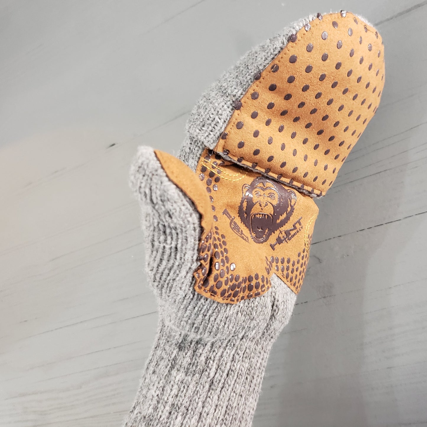 FM53 - Wooly Mitten (New Fall 24)
