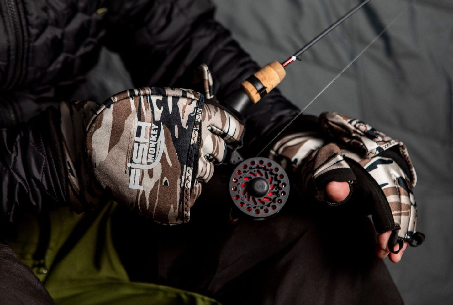 FM25 - Tundra Mitten (closeout style) 60% Off