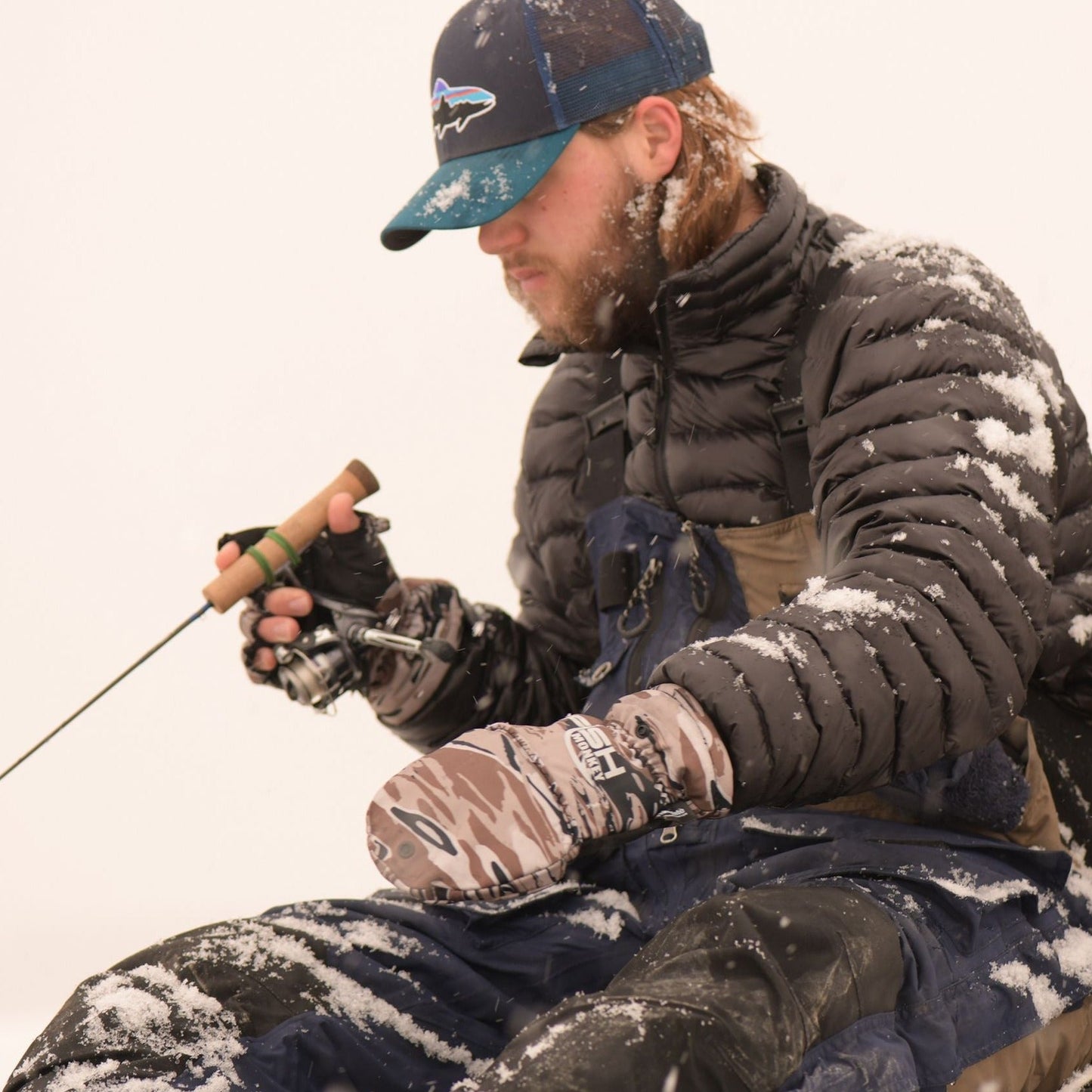 FM25 - Tundra Mitten (closeout style) 60% Off